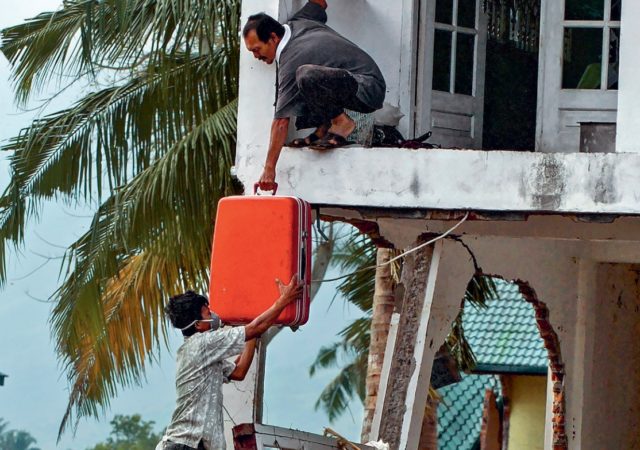 I Was Looking at the Ceiling and Then I Saw the Sky ... - Opéra de Lyon