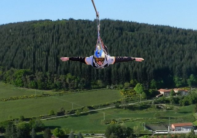 Fantasticable Lyon - Tyrolienne géante activité nature à Yzeron