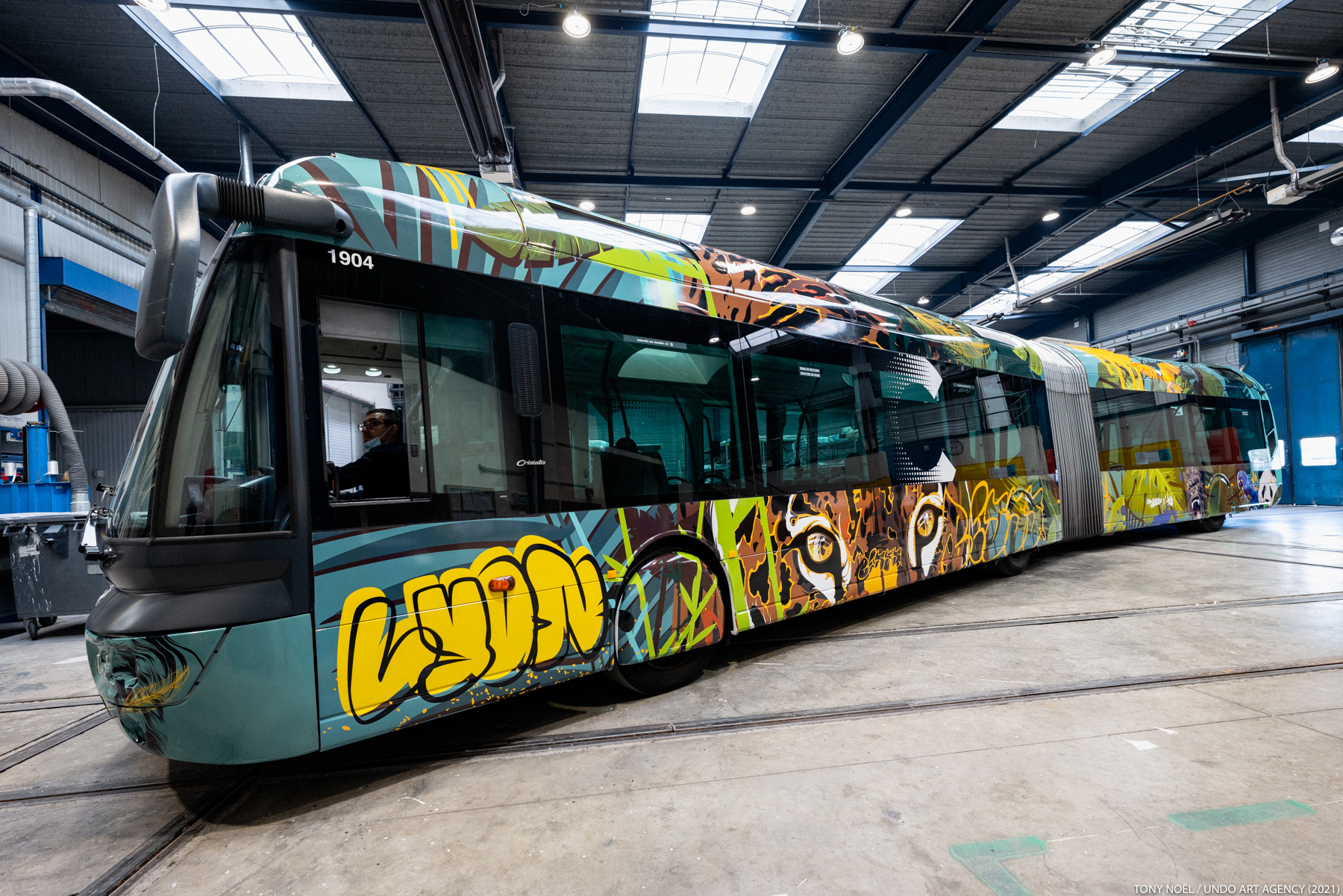 Le Street-Art s'invite sur le réseau TCL et sur un bus de la ligne C3