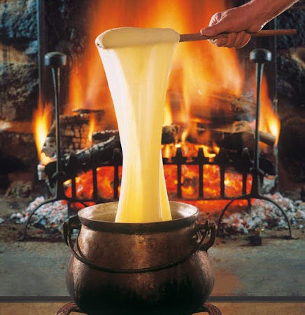 Dégustez l'aligot truffé au marché de Noël de Lyon Place Carnot