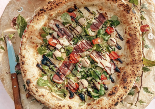 Un distributeur de pizzas 24h/24 dans une école de Lyon Ecully