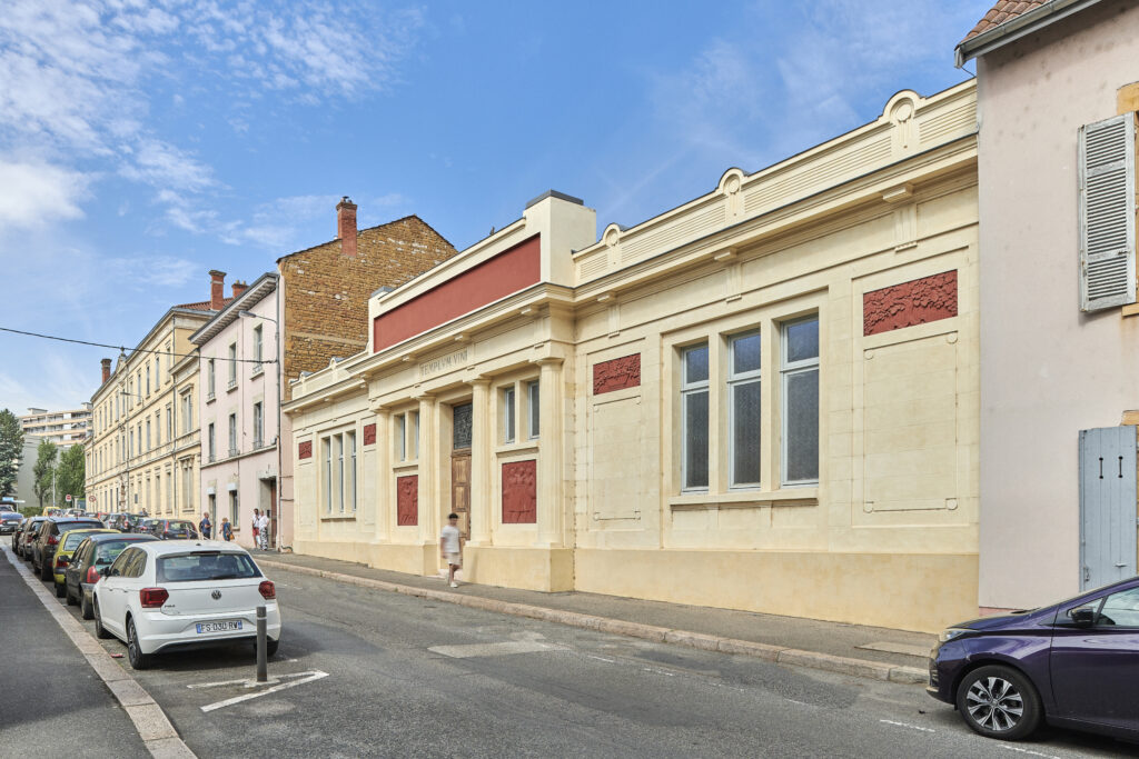 Cité du vin en Beaujolais à Villefranche-sur-Saône : façade