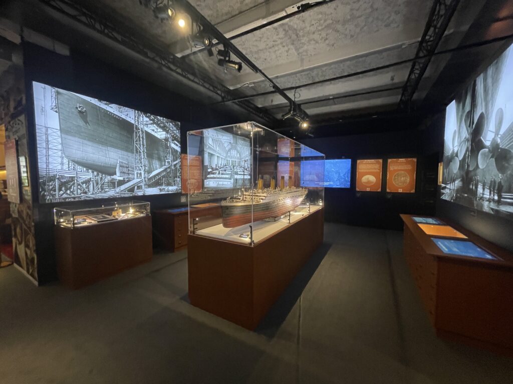 Titanic - Un voyage immersif : maquette du navire