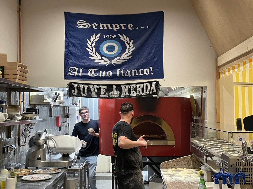 Totò E Peppino, pizzeria à Lyon
